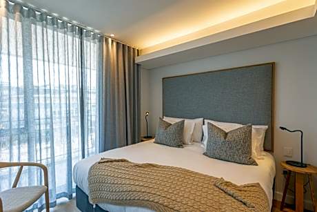 Three Bedroom Luxury Penthouse Apartment with Jacuzzi 405