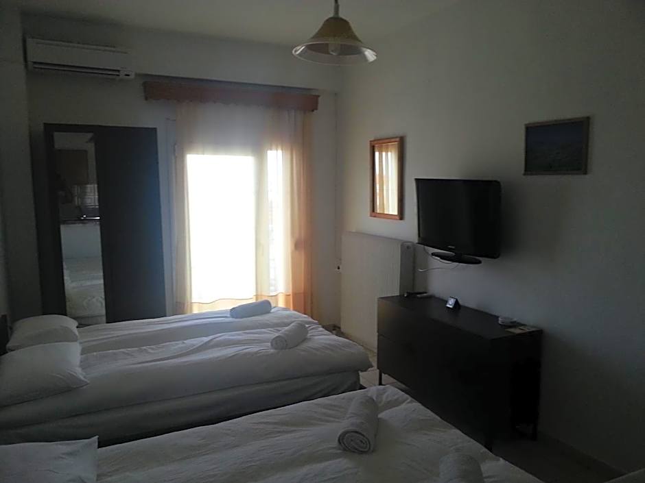 Alexandros Hotel