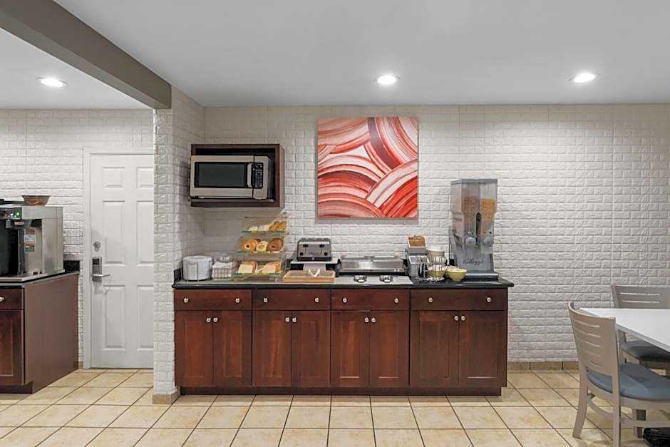 Ramada Bayside Inn & Suites Eureka