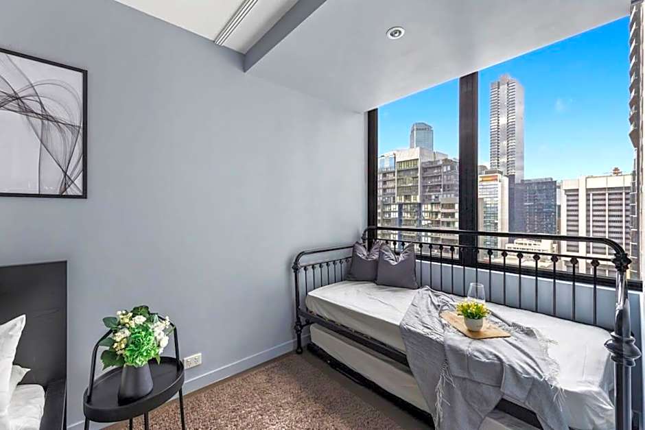 Lovely Studio City Views Next to Southern Cross