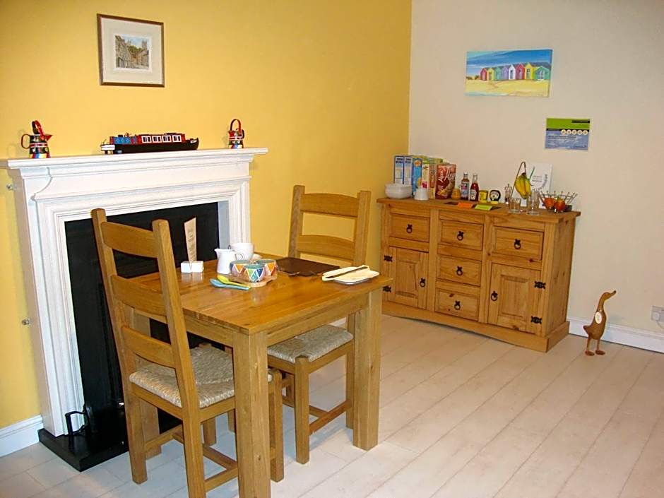 Canal View Bed And Breakfast