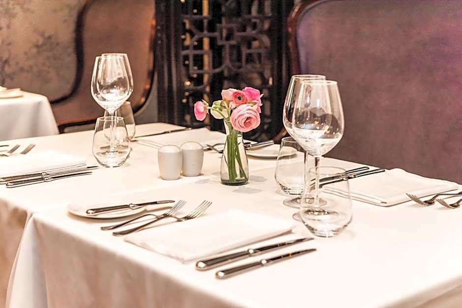 The Singular Santiago