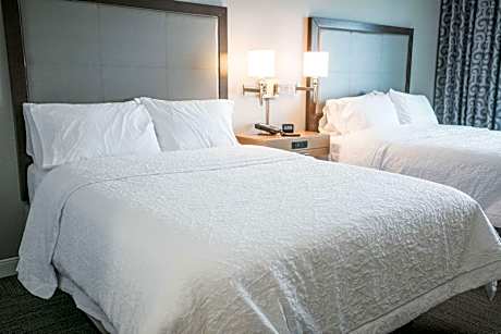 Queen Room with Two Queen Beds (4 Adults)