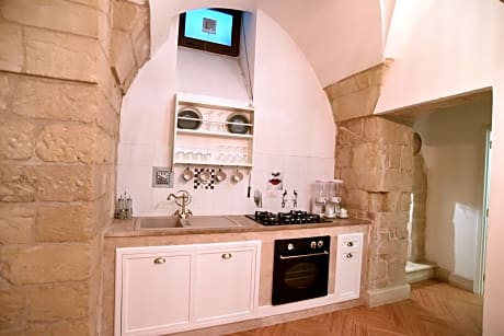 Two-Bedroom Deluxe Suite with Turkish Bath - Basement level