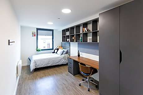 New Era Living - Private Rooms next to Bramall Lane