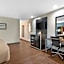 Quality Inn & Suites At Coos Bay