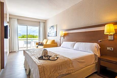 Junior Suite with Side Sea View (2 Adults + 1 Child)