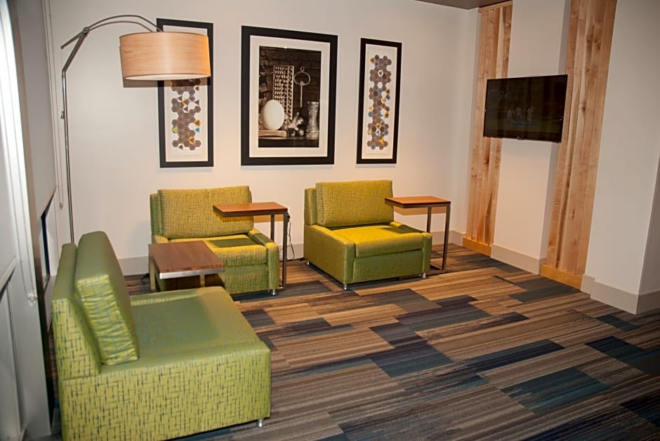Holiday Inn Express Hotel & Suites Decatur By IHG