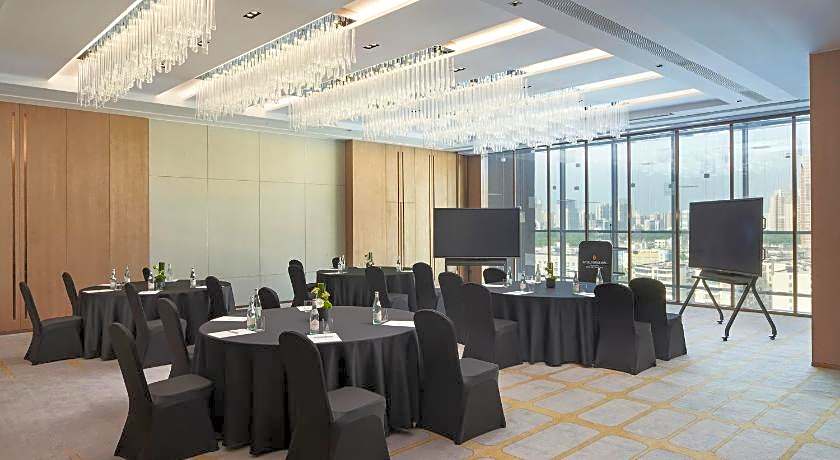 Intercontinental Zhengzhou By IHG