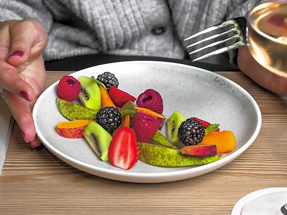 Tribe Paris La Defense Esplanade