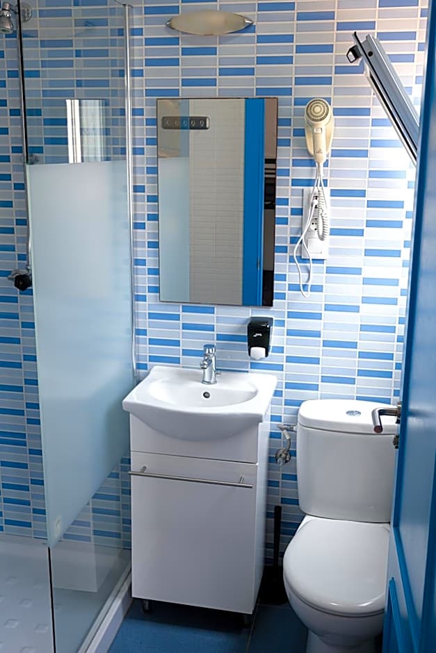 Mana Mana Youth Hostel