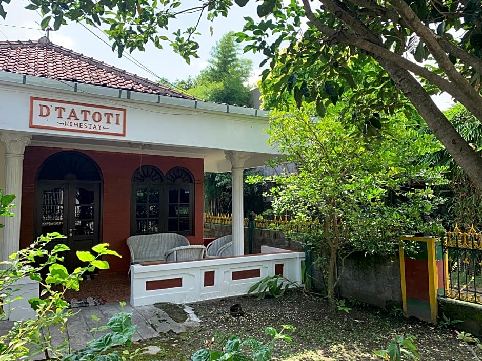 D’ Tatoti Homestay by Luxury Degree