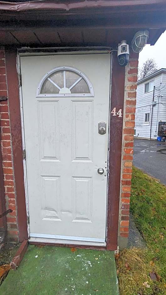 Cozy downtown one bedroom free parking