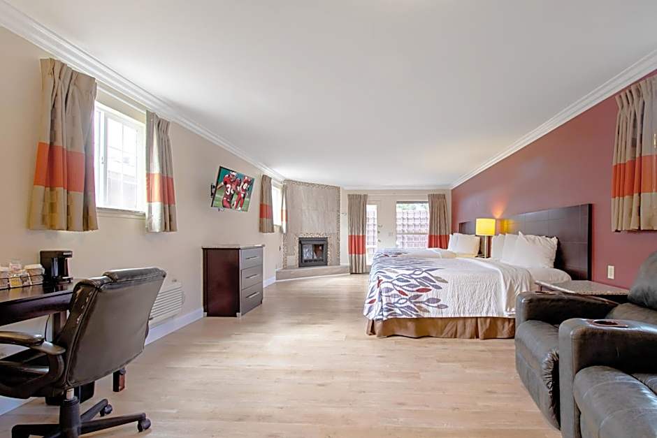 Red Roof Inn & Suites Monterey