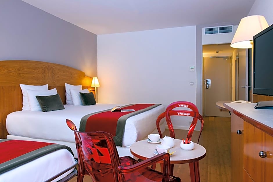 Photo 1 of 5 of Junior Suite (3 Adults)