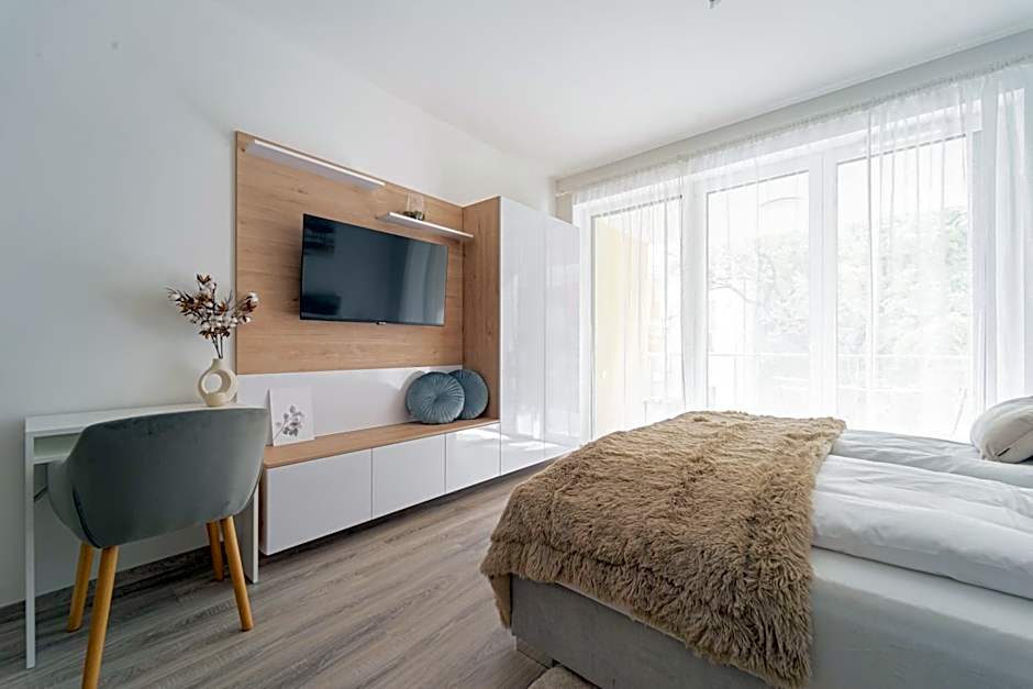 WestSide Garden Apartments by FirstHost