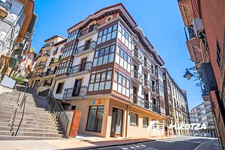 MIROTZA ROOMS AND APARTMENTS