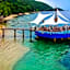 Coco de Mer and Black Parrot Suites