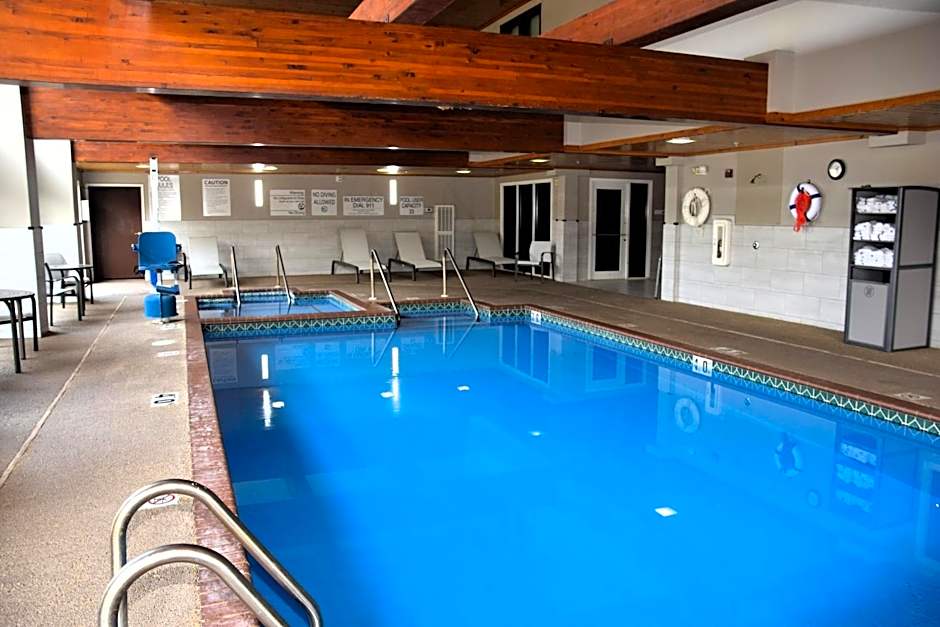 Holiday Inn Express & Suites Port Washington By IHG