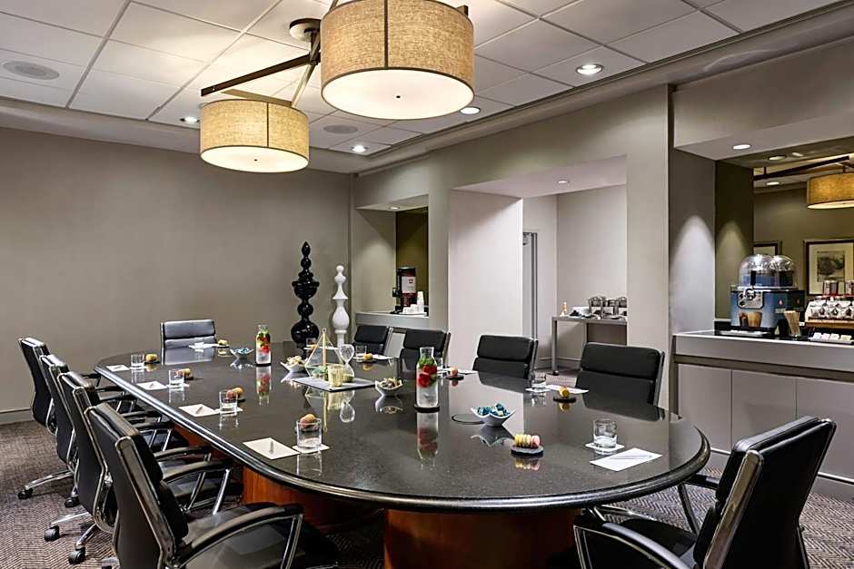 Renaissance Los Angeles Airport Hotel