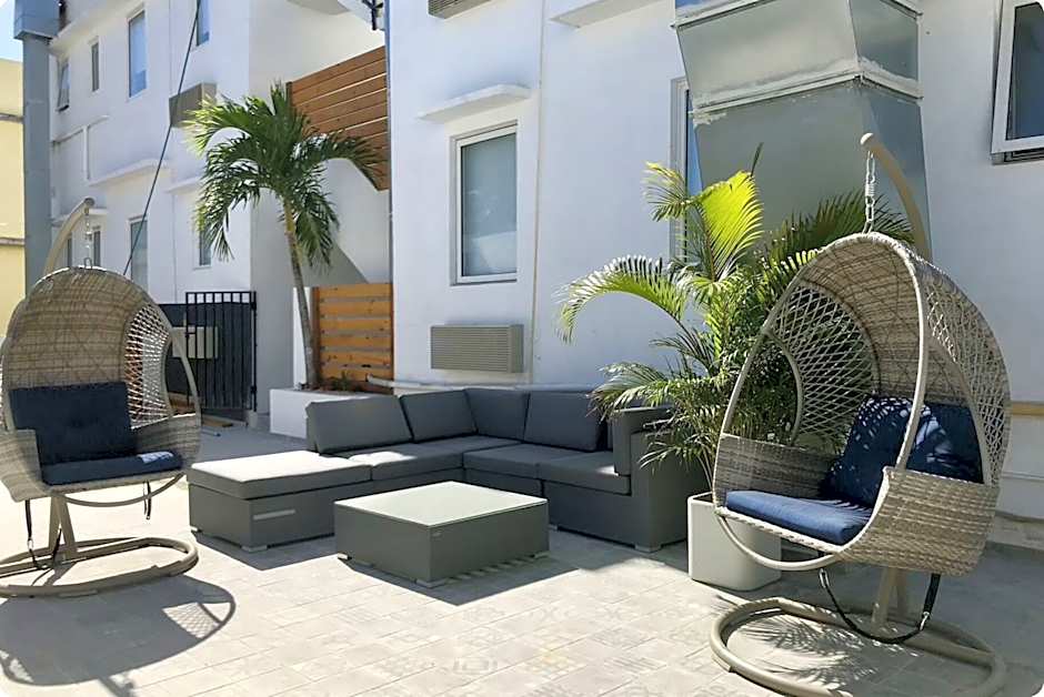 La Mona Loiza Apartment Complex by Stay with Bear