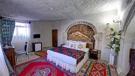 Comfort Cave Suite