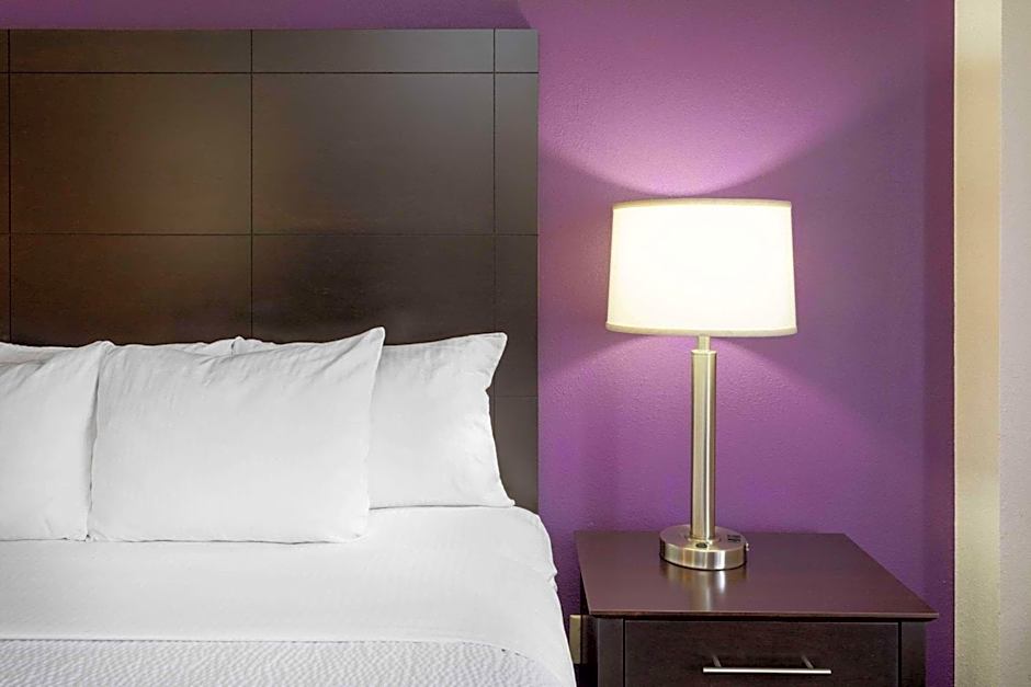 Bloom Hotel
