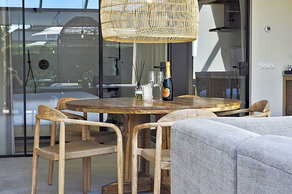 Van Heeckeren Apartments & Suites Buren