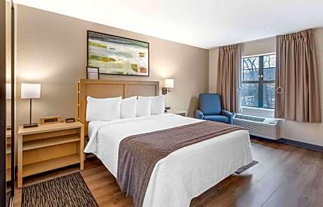 Queen studio with 1 Queen Bed - Disability Access/Non-Smoking