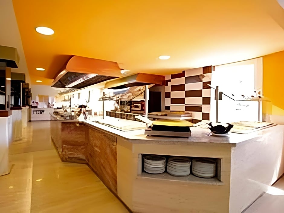 Hotel Seramar Luna-Luna Park