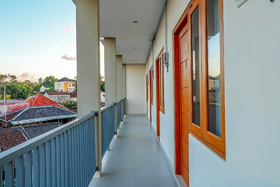 OYO 1200 Kencana Residence
