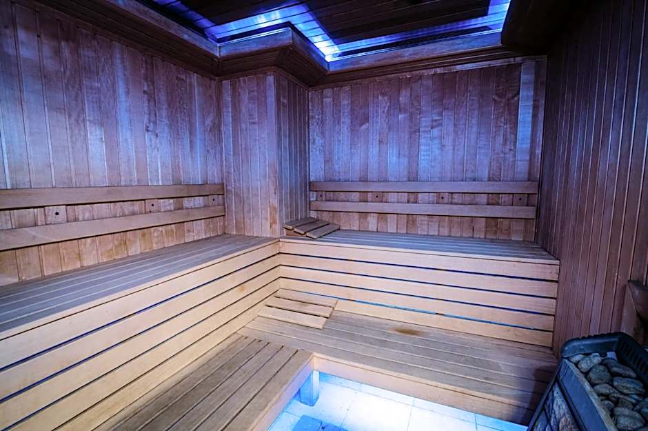 Plaza V Executive Hotel