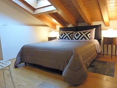 Double Room with Private External Bathroom