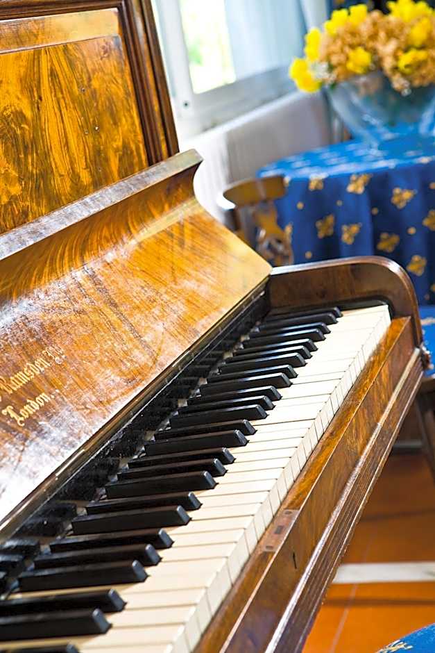 APARTHOTEL CABICASTRO Tres estrellas superior