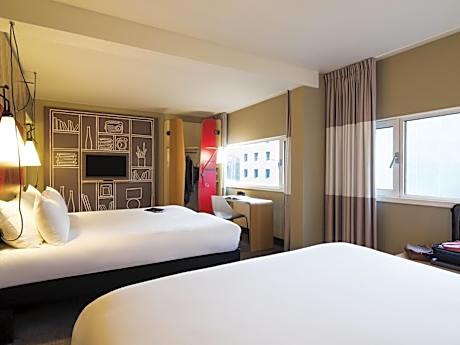 Superior Room with One Double Bed and Two Single Beds
