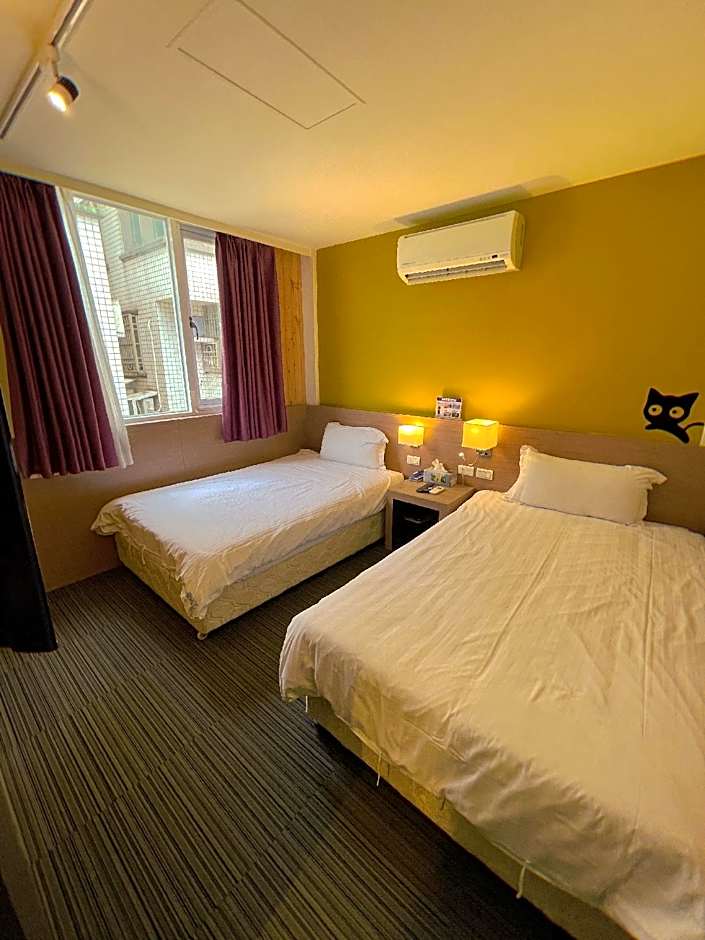 Breeze & Waves A Seaside Inn