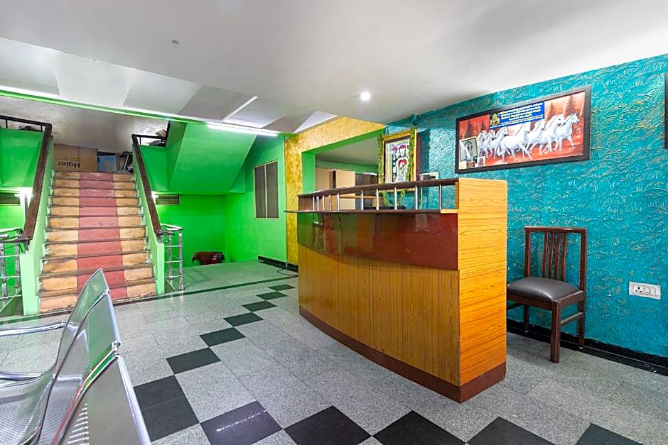 Madurai Velnachiyar Guest House by OYO Rooms – Chennai, IL