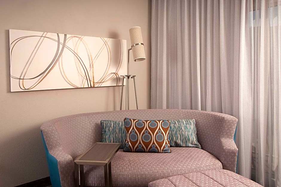 Courtyard by Marriott Charleston Waterfront