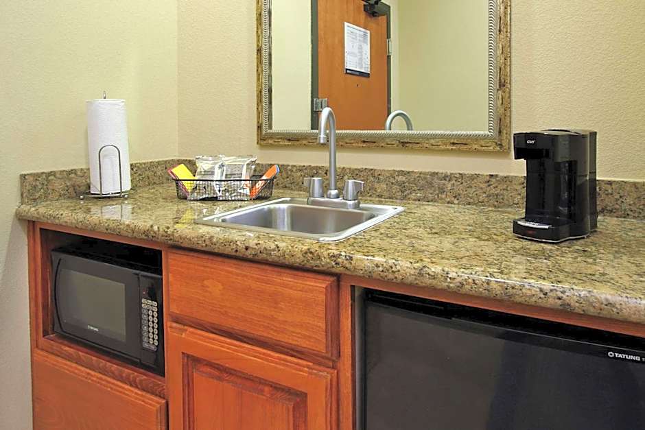 Hampton Inn By Hilton & Suites Buffalo