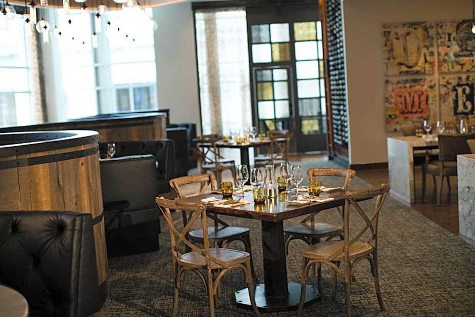 Renaissance by Marriott Allentown Hotel