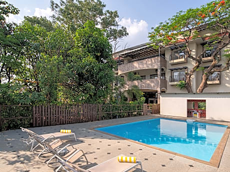 The Summer House - AM Hotel Kollection
