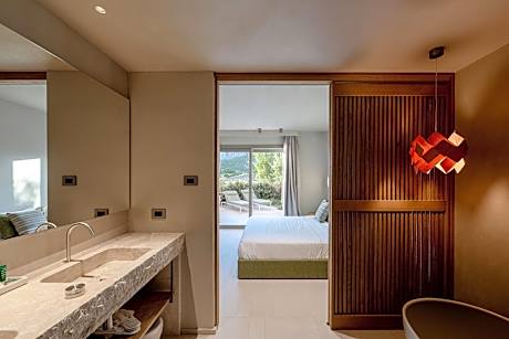 Junior Suite with Garden View