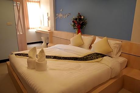 Standard Double Bed