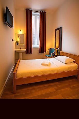 Standard Single Room with Shared Bathroom