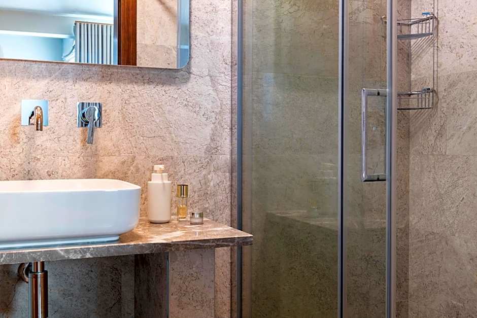 Antoniel Suites