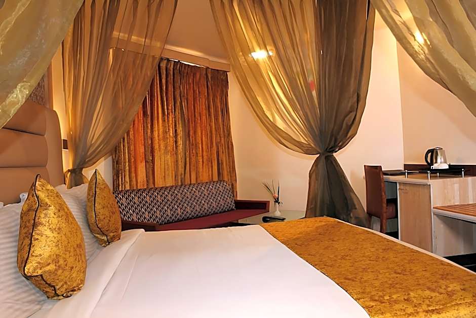 Poppys Pleasant Stay