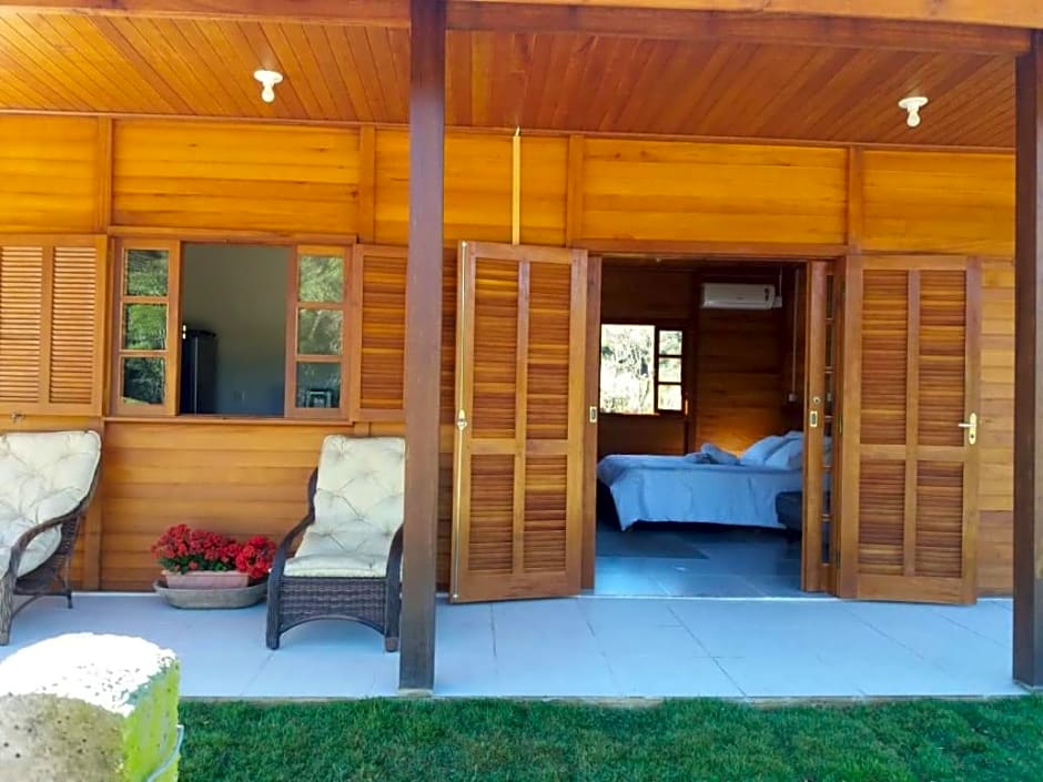 Caminhos da Serra do Tabuleiro - Chalé Araucária