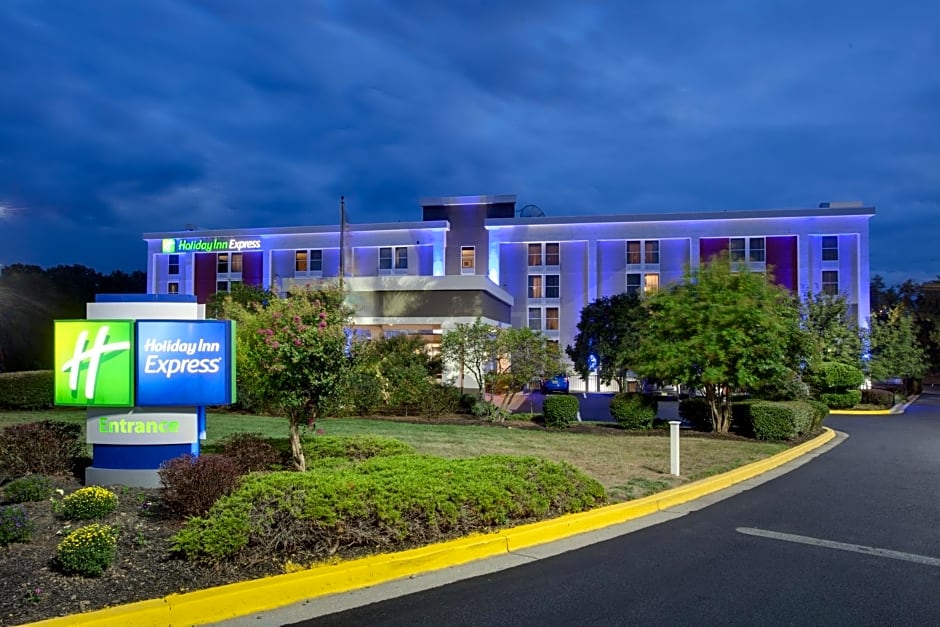 Holiday Inn Express Washington DC East- Andrews AFB