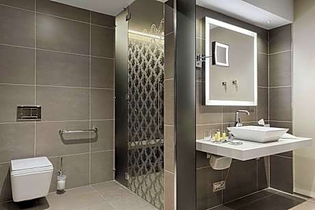 City View King Bed