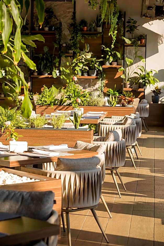 Sky Blue Hotel & Spa